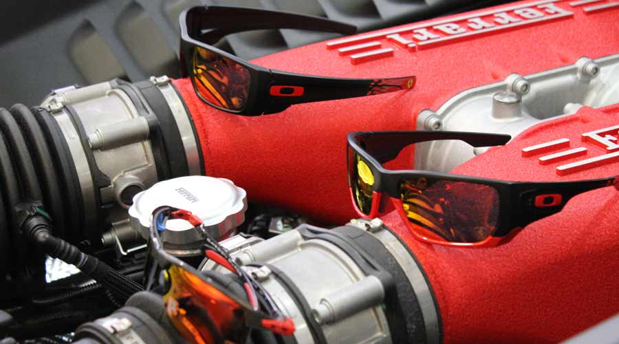 Presentación de las gafas Oakley Ferrari en Valencia
