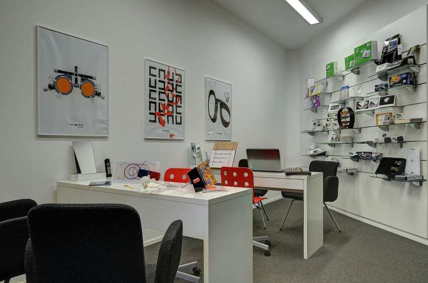 Asun Oliver Opticas en Valencia interior de la óptica