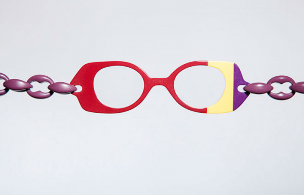 Gafas de cerca con collar portagafas en tres colores