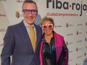 Entrega premios Ribactiva Empresa 2022 a Asun Oliver en Riba-roja de Túria