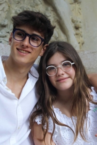 Álex y Marta con sus gafas Epos Milano y Anne et Valentin.