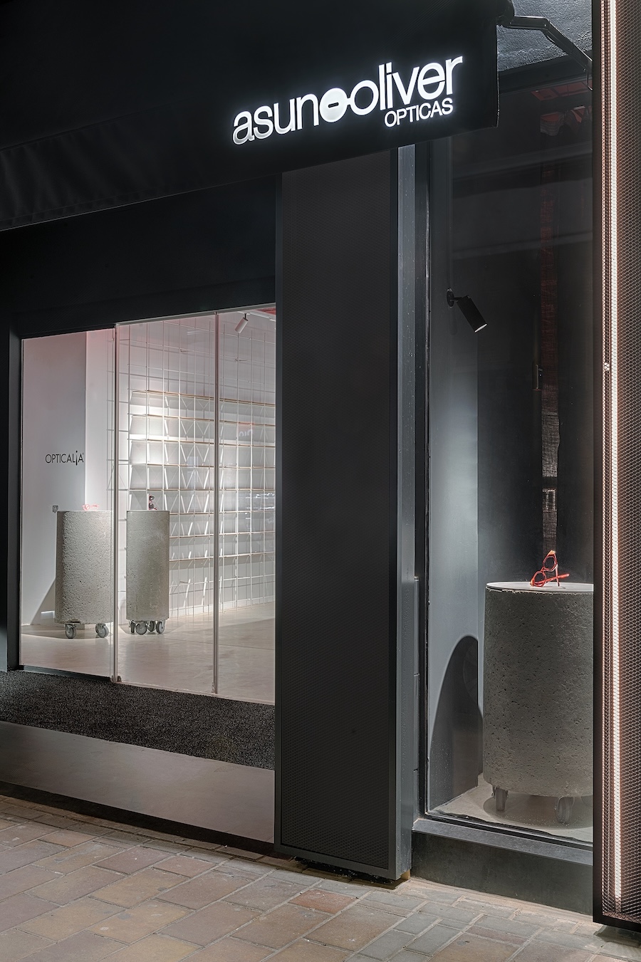 Inma y Lupe equipo de nuestra ópitca en Riba-roja de Túria Valencia