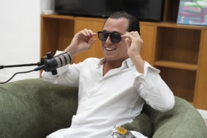 Gafas de Aquí Jordi por Asun Oliver Ópticas Valencia | Foto Sonia Reinoso