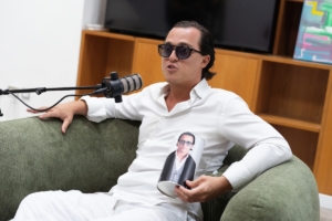 Gafas de Aquí Jordi por Asun Oliver Ópticas Valencia | Foto Sonia Reinoso