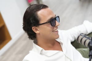 Gafas de Aquí Jordi por Asun Oliver Ópticas Valencia | Foto Sonia Reinoso
